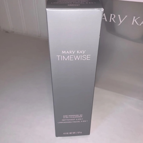 Mary Kay Timewise Age Minimizer 3D Set - Picture 2 of 5
